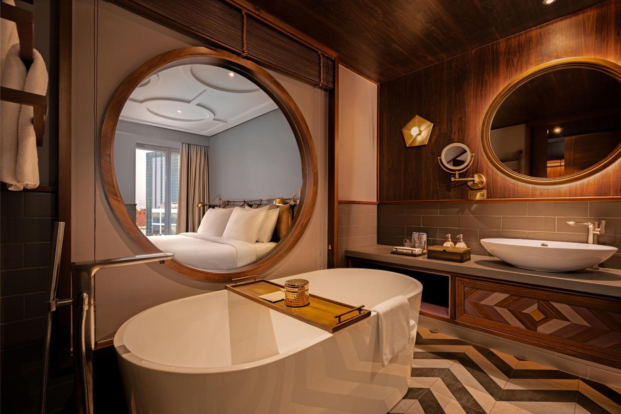 Hotel Fusion Original Saigon Centre Ho Chi Minh Zewnętrze zdjęcie Deluxe Suite bathroom